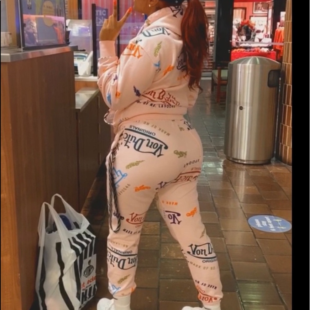 VON DUTCH TWO PEICE SWEAT SET!!